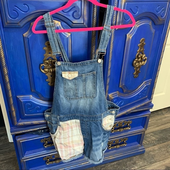 Vintage L.E.I . Junior's XL Patched Overall Shorts - Picture 1 of 4